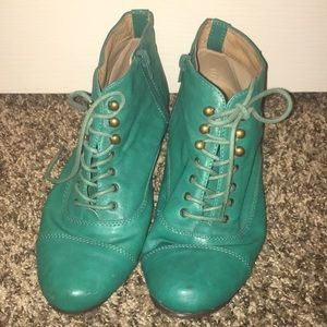 Teal Booty Heals